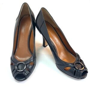 BANDOLINO NAVY PEEP TOE HEELS